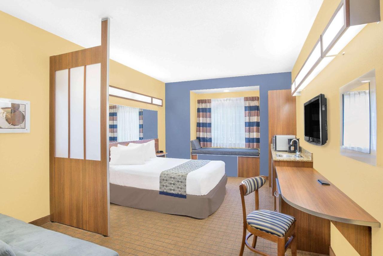 | Microtel Inn & Suites Chili/Rochester