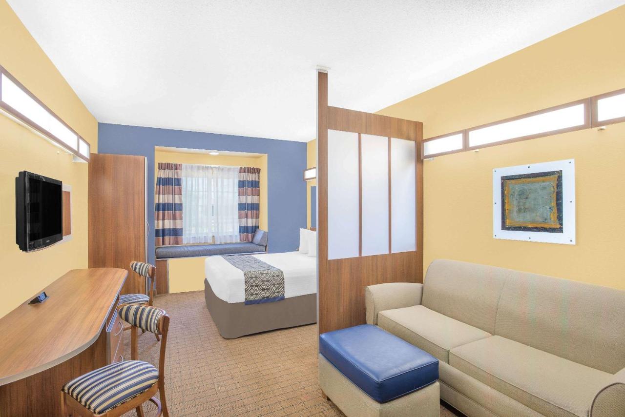 | Microtel Inn & Suites Chili/Rochester