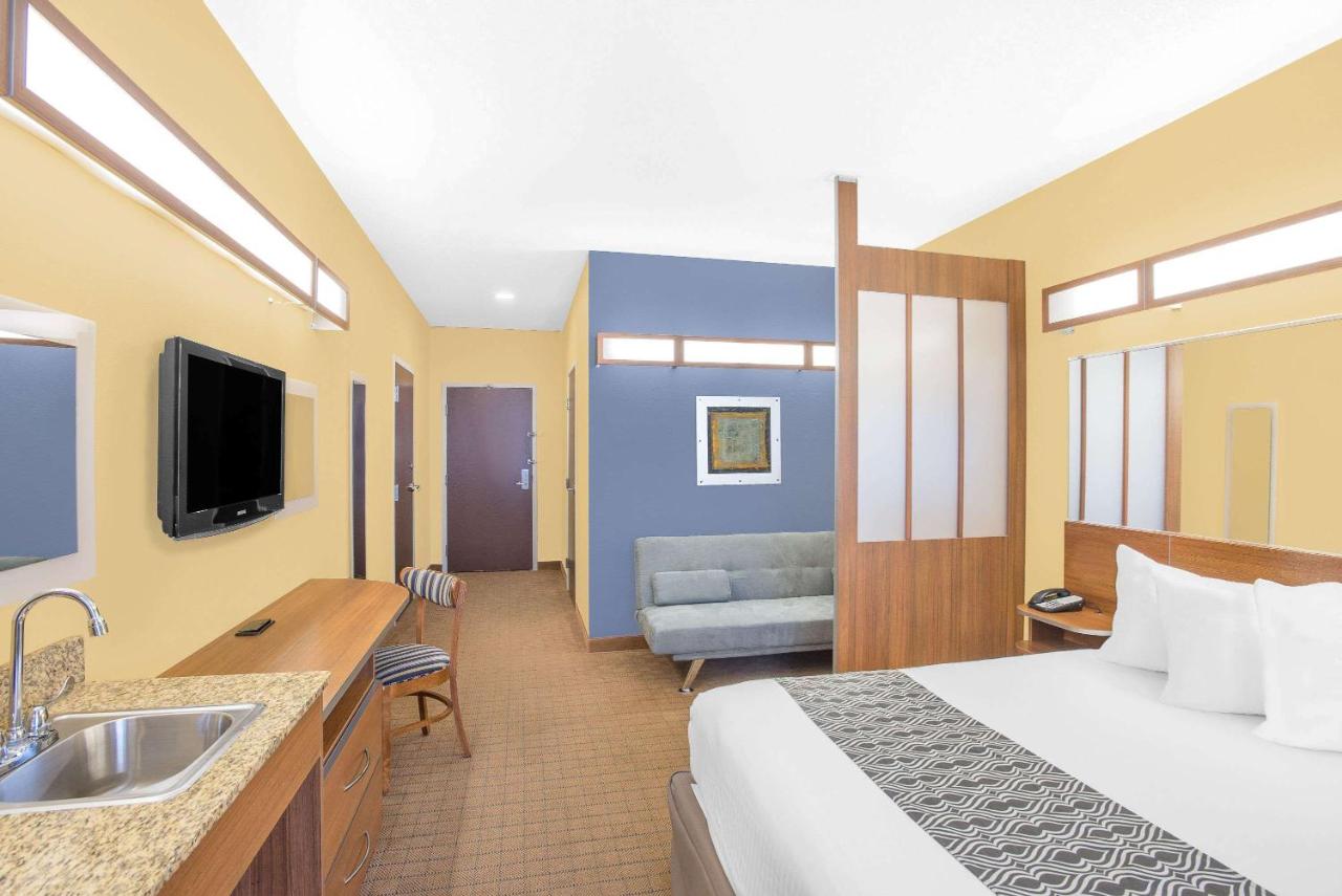 | Microtel Inn & Suites Chili/Rochester