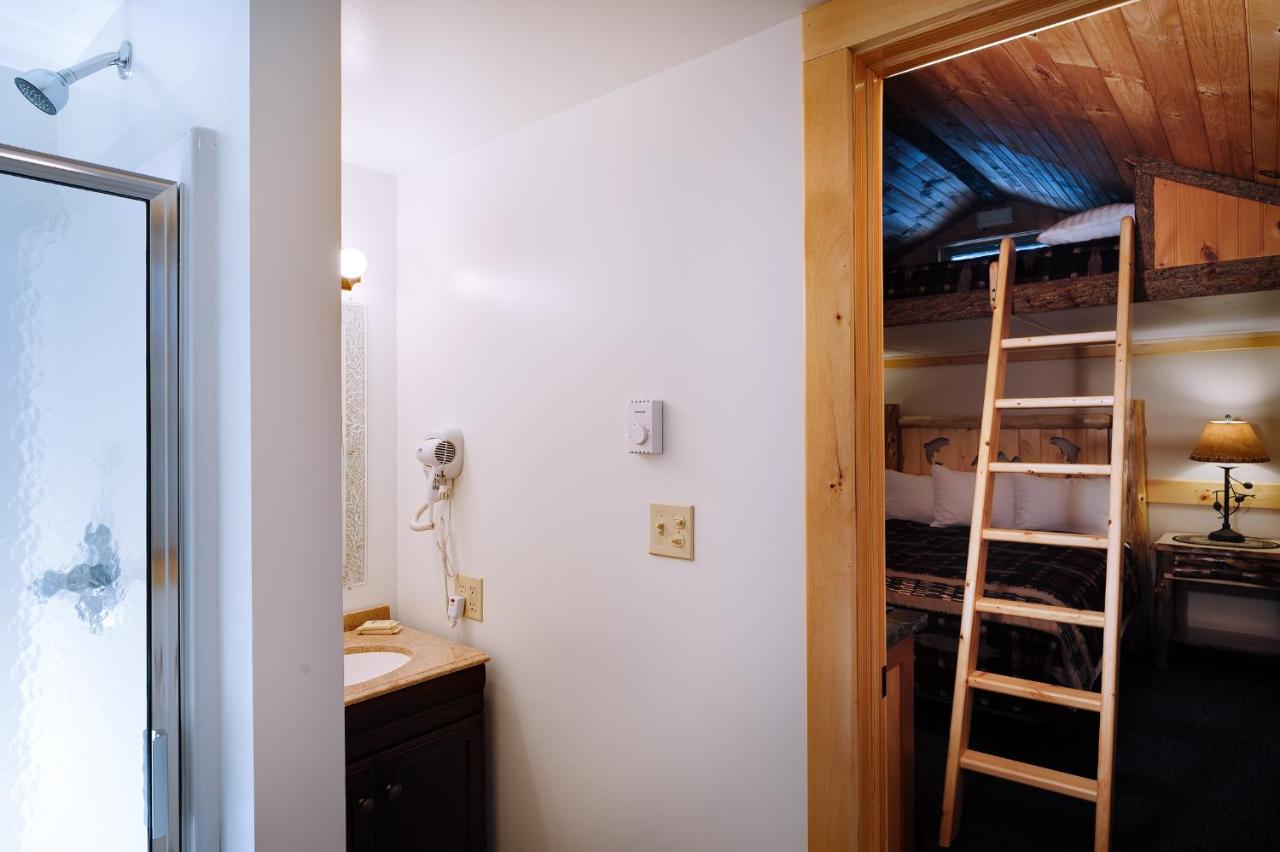  | Cobble Mountain Lodge
