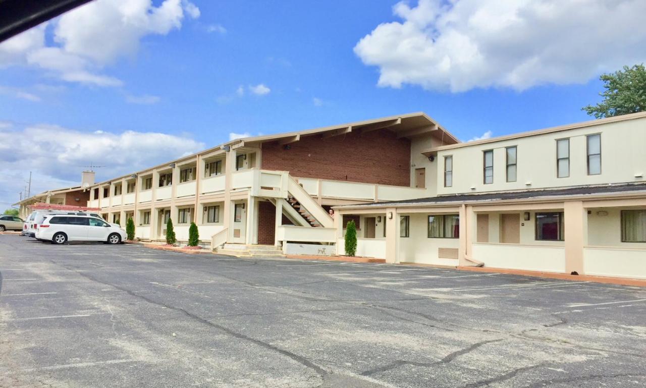  | Red Carpet Inn North Chicago