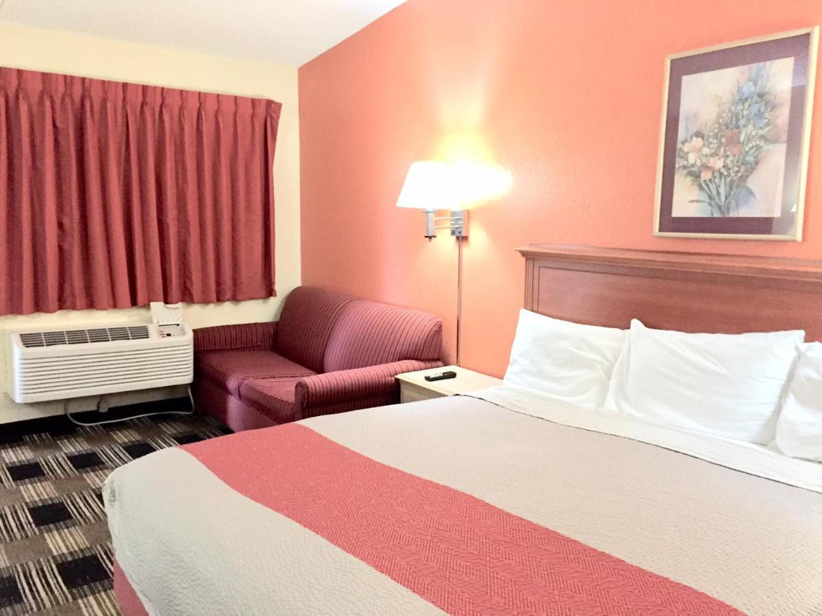 | Red Carpet Inn North Chicago