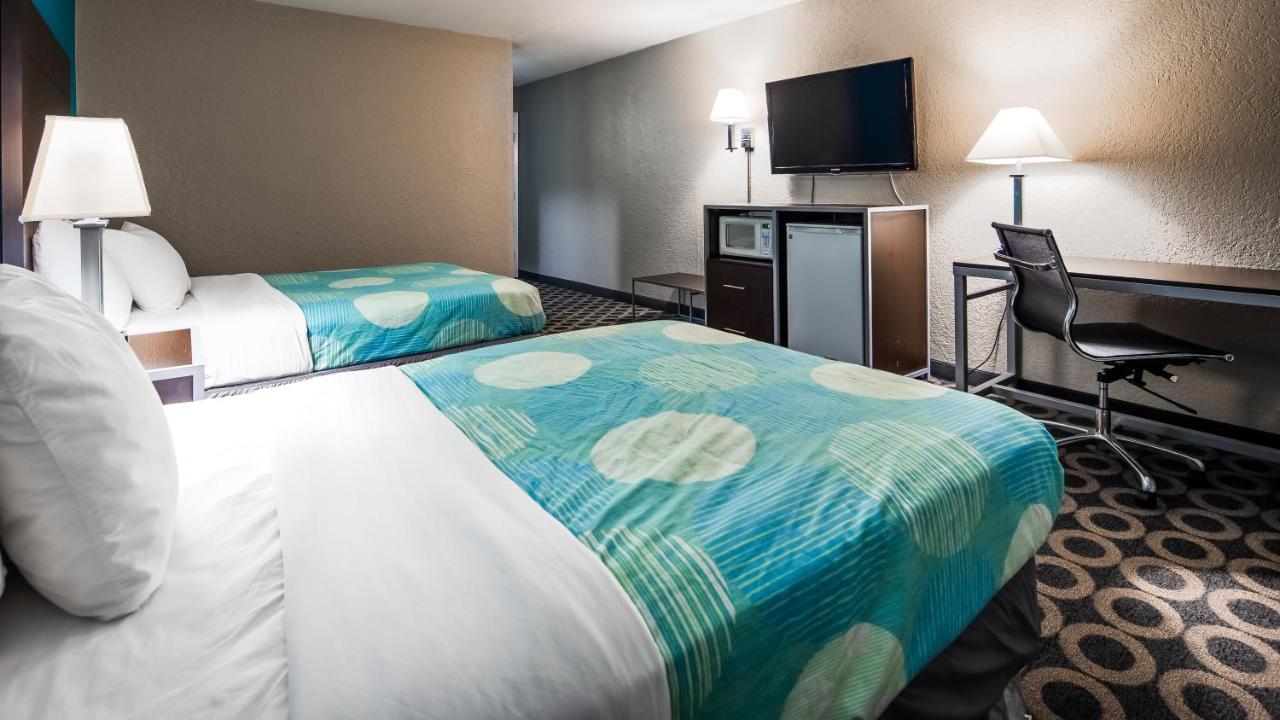 Double Room with Two Double Beds at Travelodge by Wyndham San Antonio Downtown Northeast