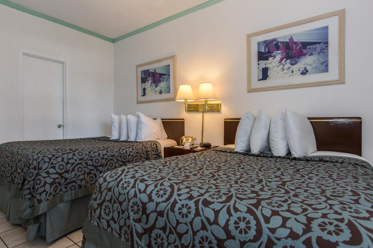 | Thunderbird Beach Hotel