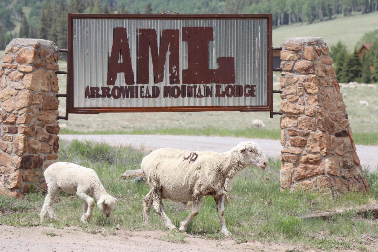 | Arrowhead Mountain Lodge