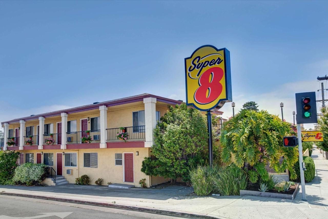 | Super 8 by Wyndham Santa Cruz/Beach Boardwalk East