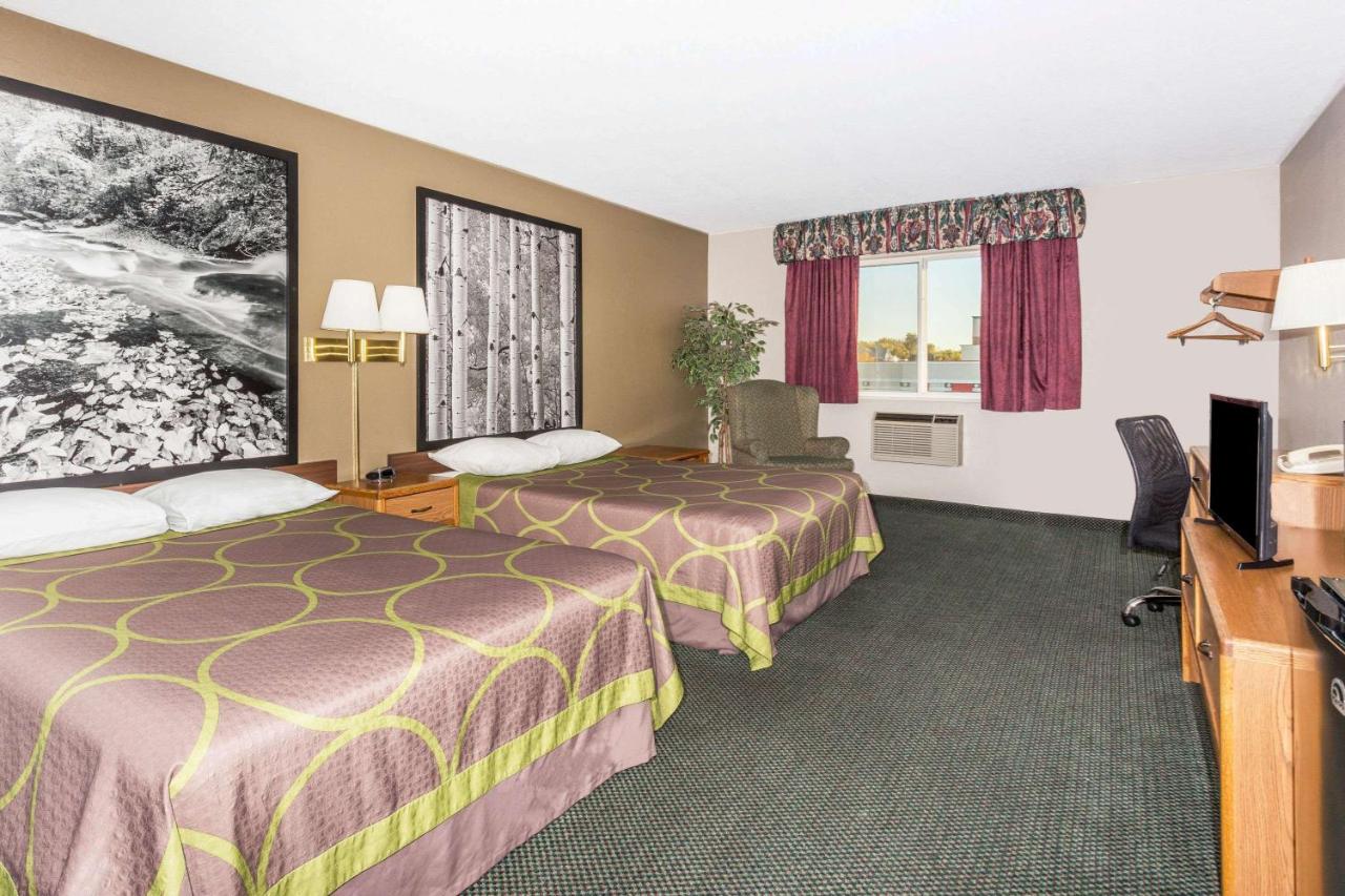 | Super 8 by Wyndham Ft. Morgan
