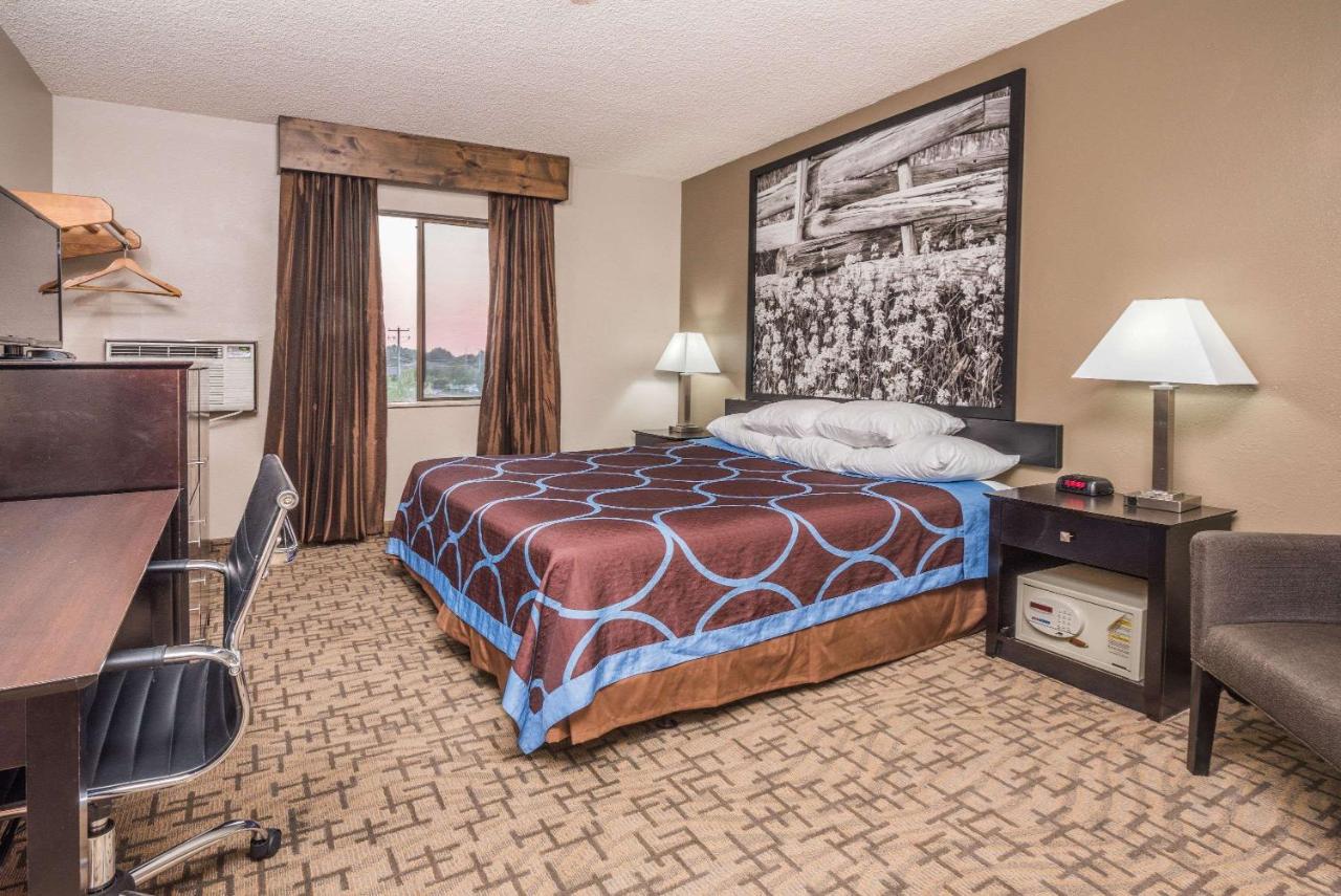 | Super 8 by Wyndham Boise