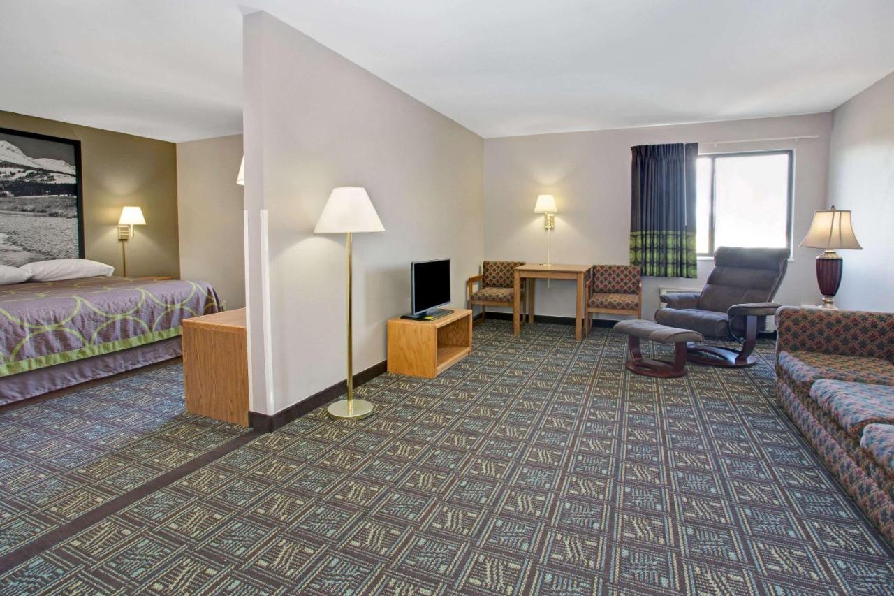 | Super 8 by Wyndham Fort Collins