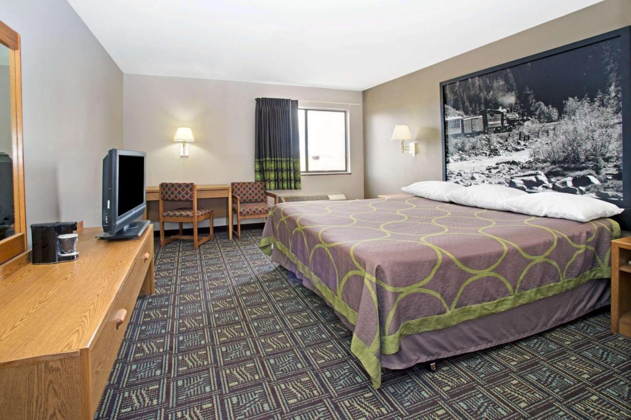 | Super 8 by Wyndham Fort Collins