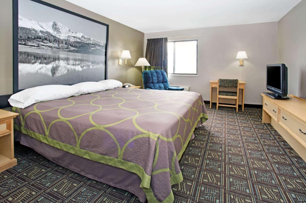 | Super 8 by Wyndham Fort Collins
