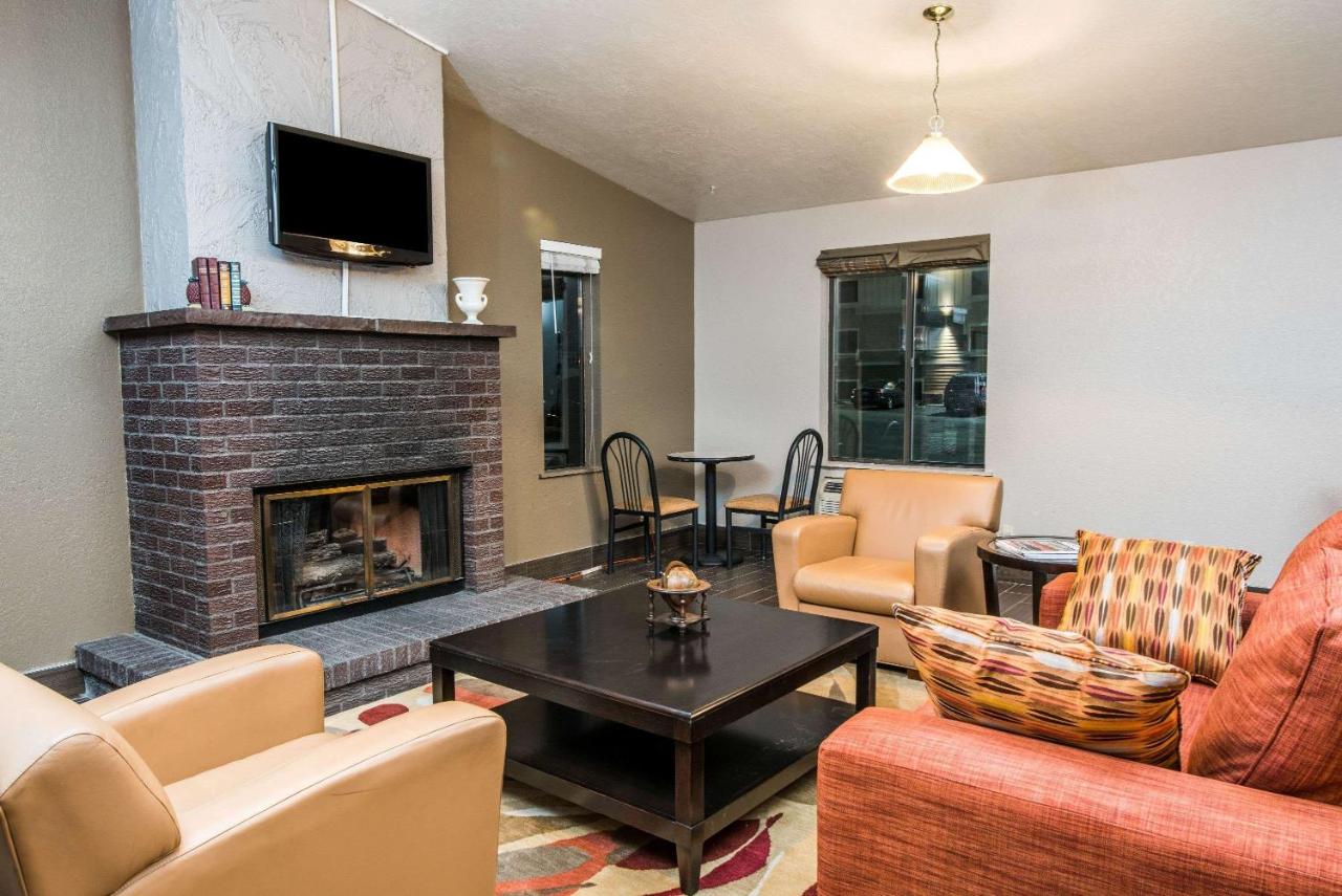 | Super 8 by Wyndham Boise