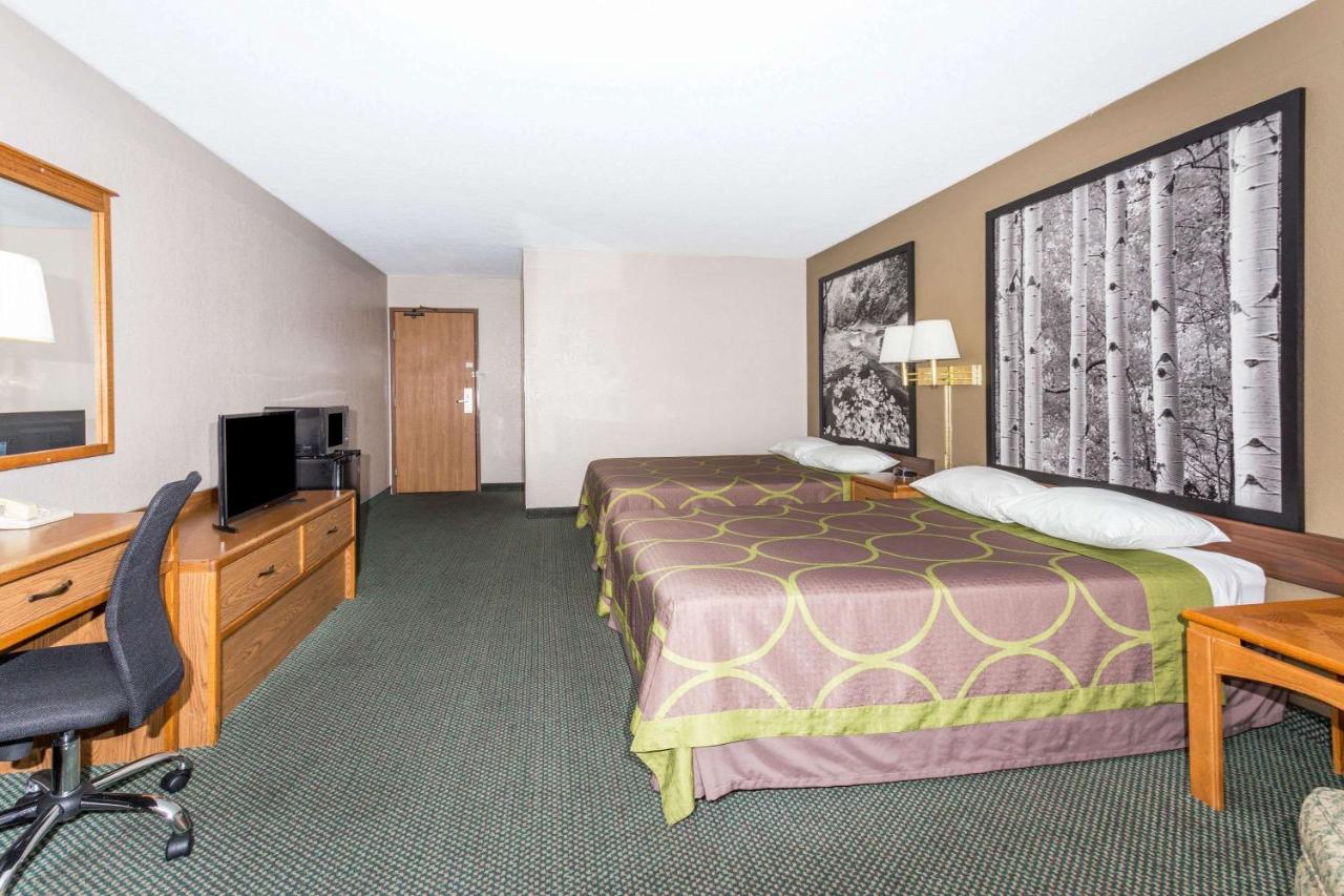 | Super 8 by Wyndham Ft. Morgan