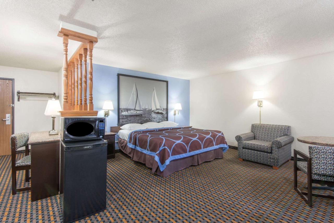  | Super 8 by Wyndham New Castle