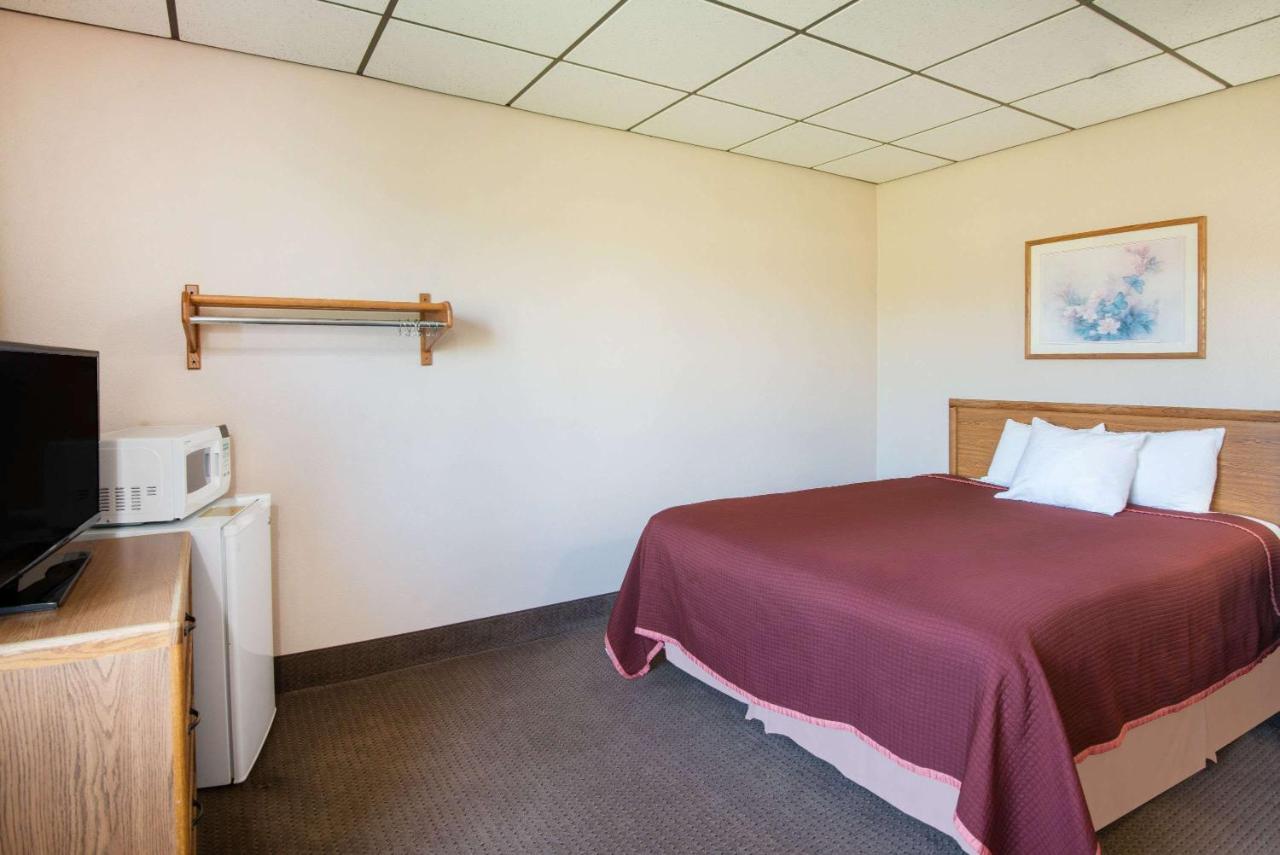  | Super 8 by Wyndham Abilene KS
