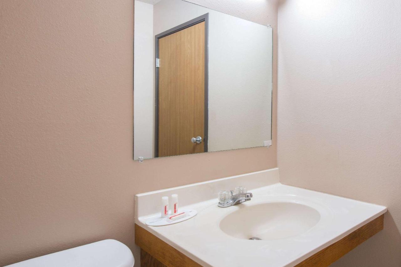  | Super 8 by Wyndham Abilene KS