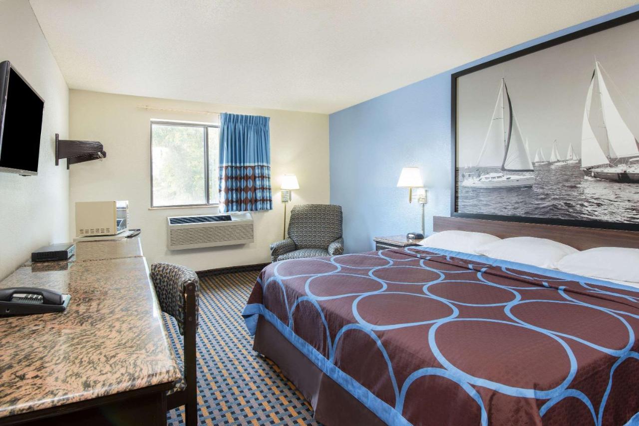  | Super 8 by Wyndham New Castle