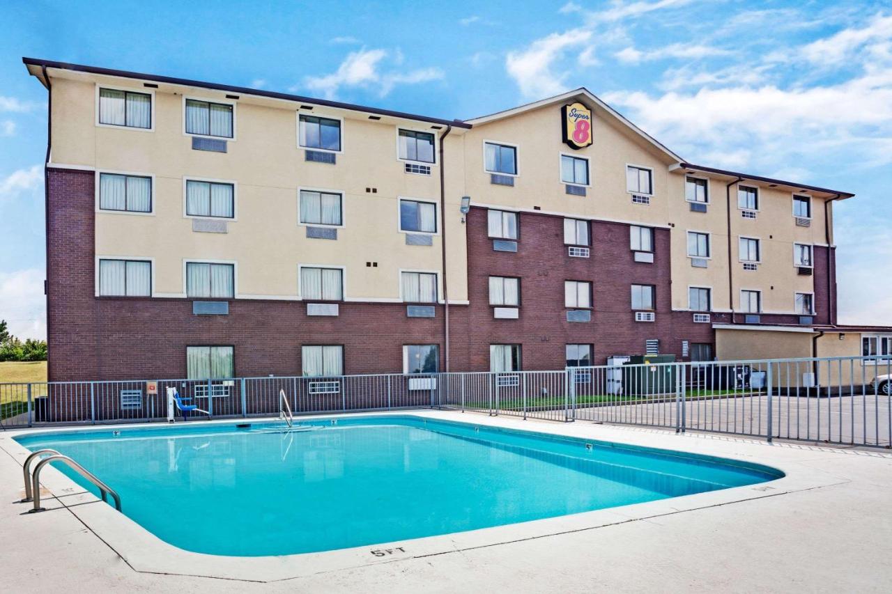 | Super 8 by Wyndham Nashville/ Dntn/ Opryland Area