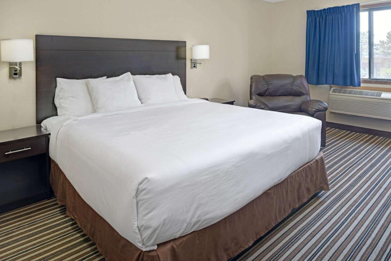  | Super 8 by Wyndham Omaha I-80 West