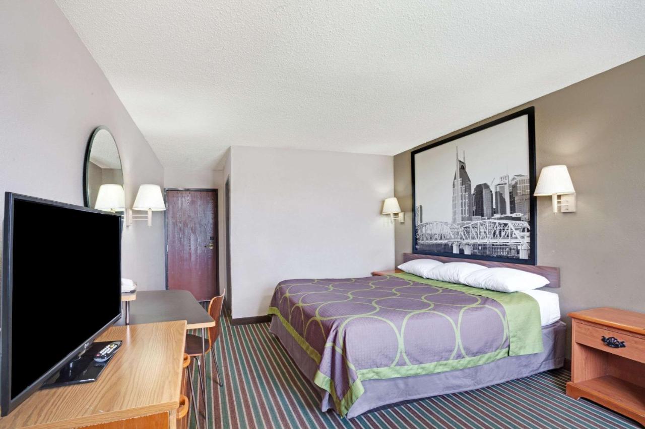| Super 8 by Wyndham Nashville/ Dntn/ Opryland Area
