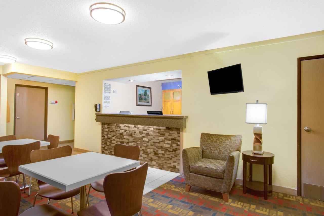  | Super 8 by Wyndham Lewisburg
