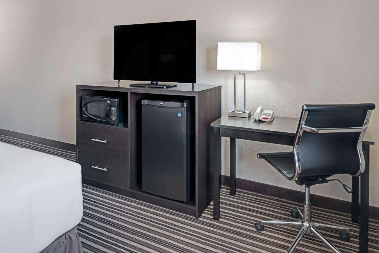  | Super 8 by Wyndham Omaha I-80 West