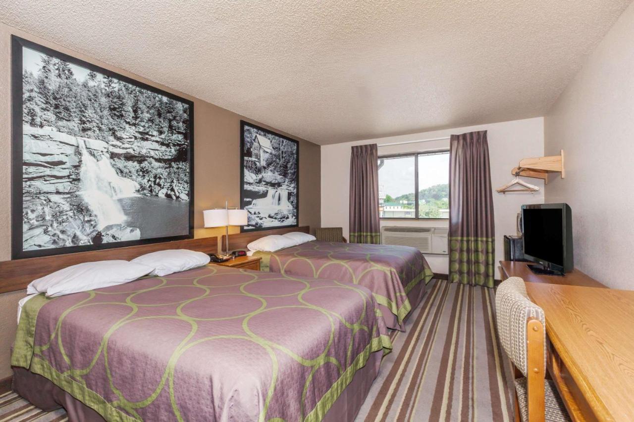  | Super 8 by Wyndham Dunbar/Charleston Area