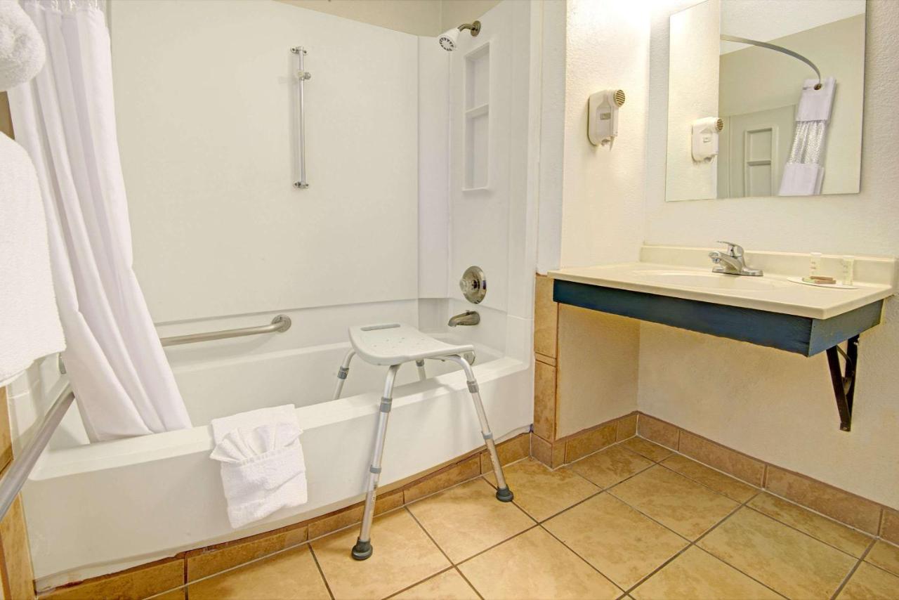  | Super 8 by Wyndham Las Cruces/La Posada Lane