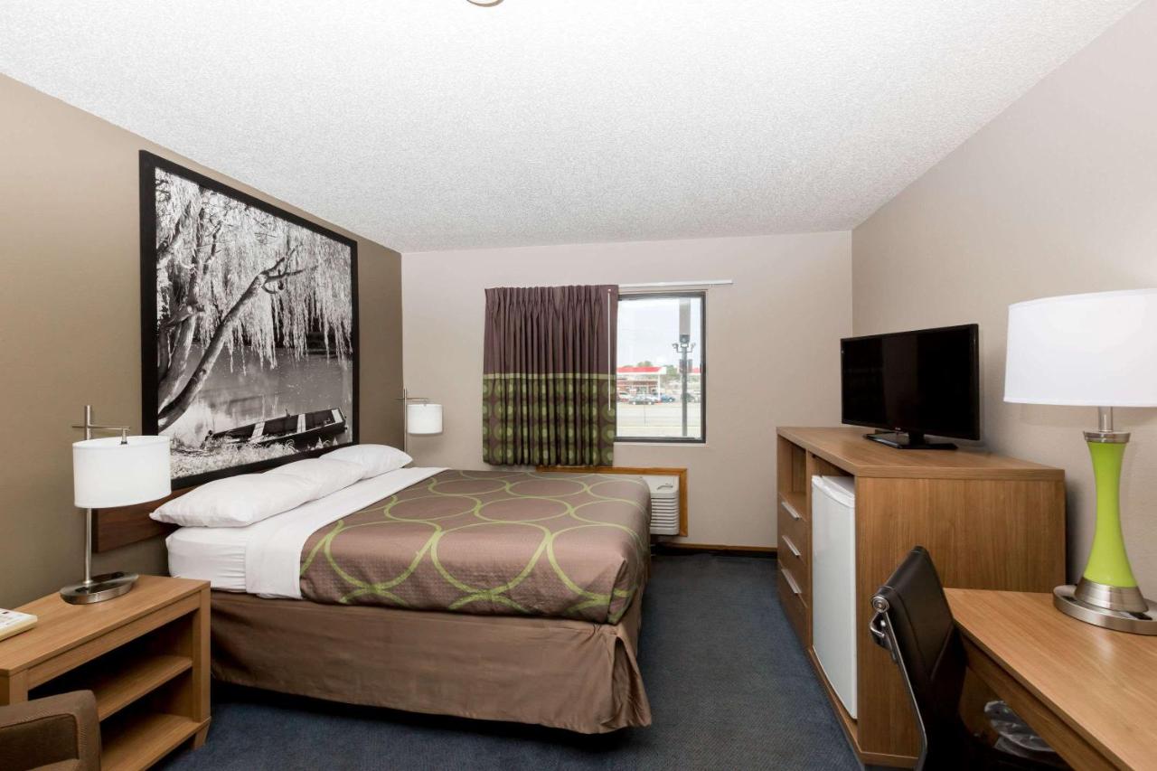  | Super 8 by Wyndham Hays KS