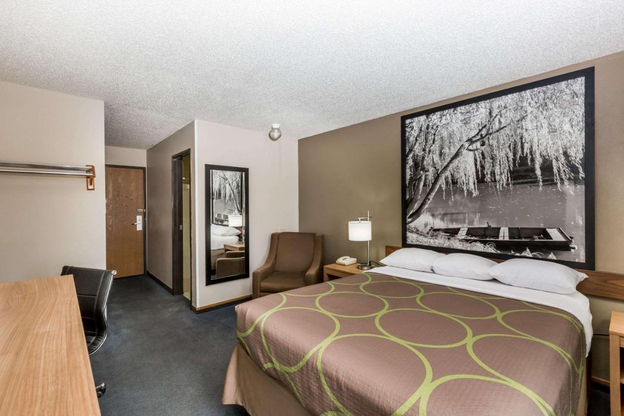  | Super 8 by Wyndham Hays KS