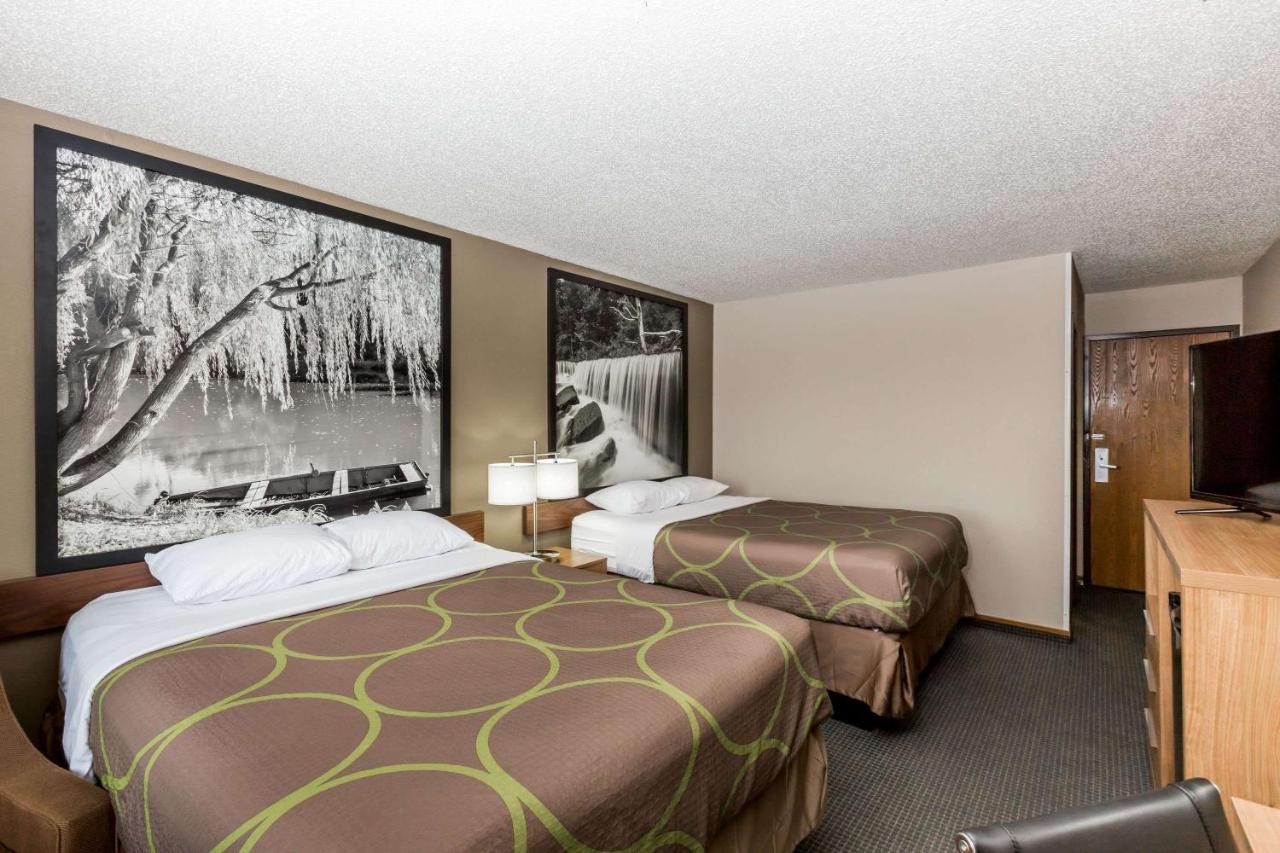  | Super 8 by Wyndham Hays KS