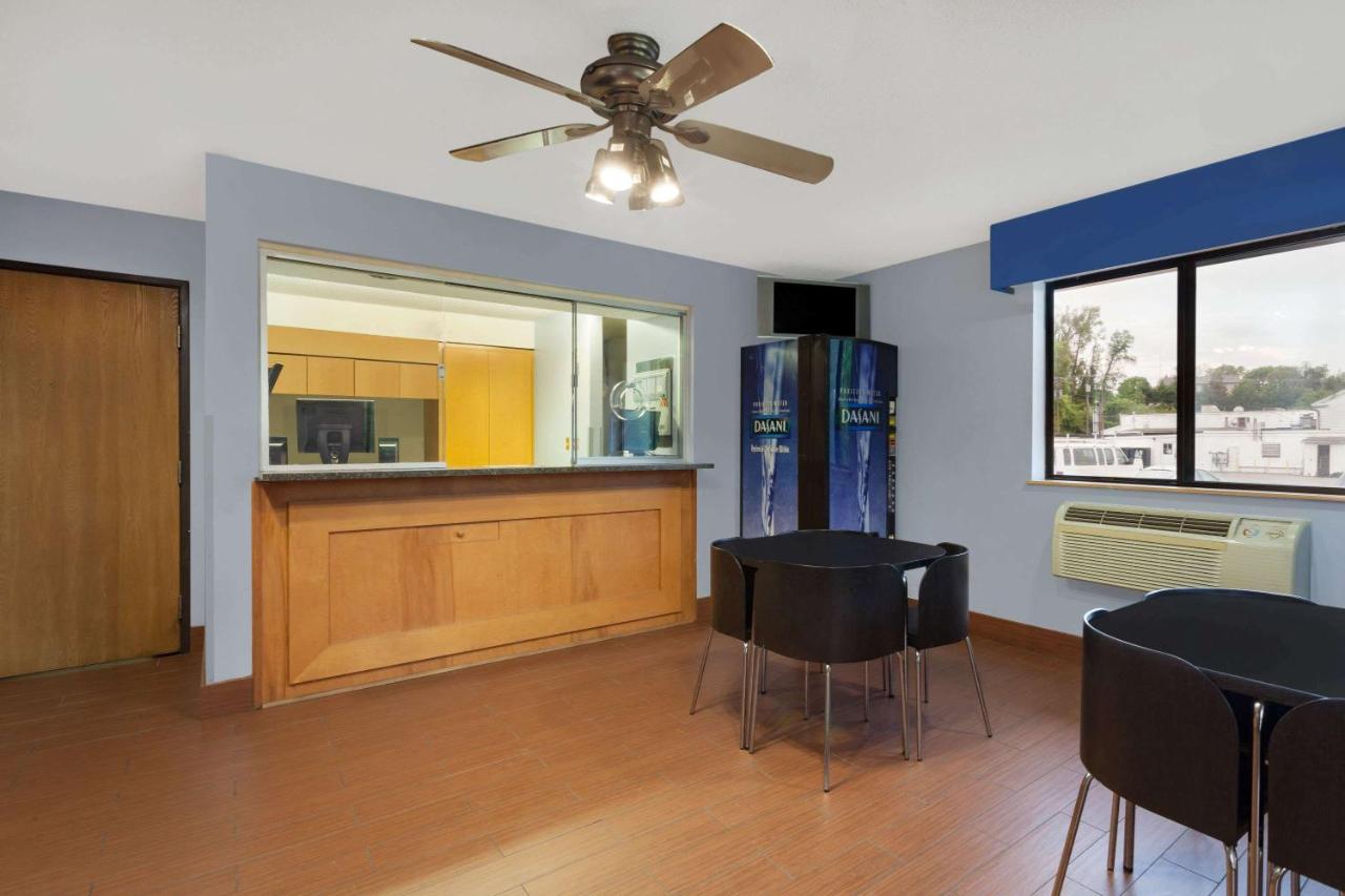| Super 8 by Wyndham Havre De Grace Aberdeen Area