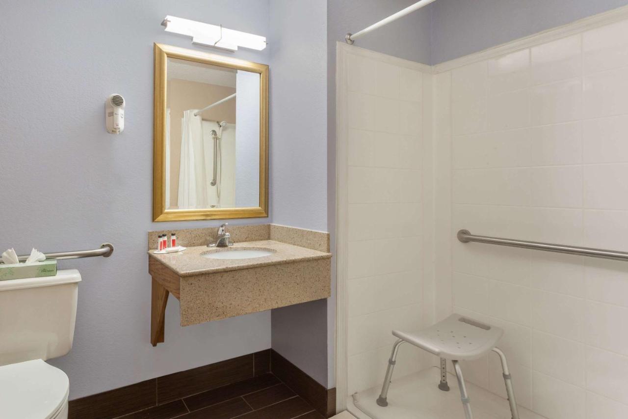 | Super 8 by Wyndham Havre De Grace Aberdeen Area