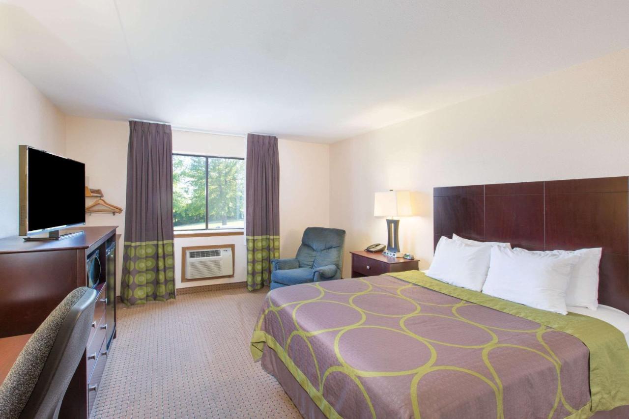 Queen Room - Non-Smoking at Super 8 by Wyndham Danville