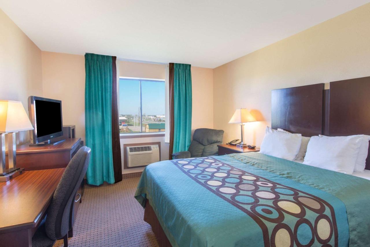 Queen Room - Non-Smoking at Super 8 by Wyndham Danville