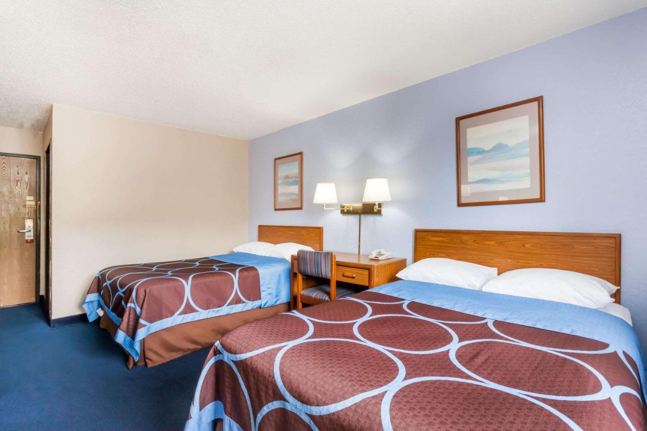 | Super 8 by Wyndham Sidney NY