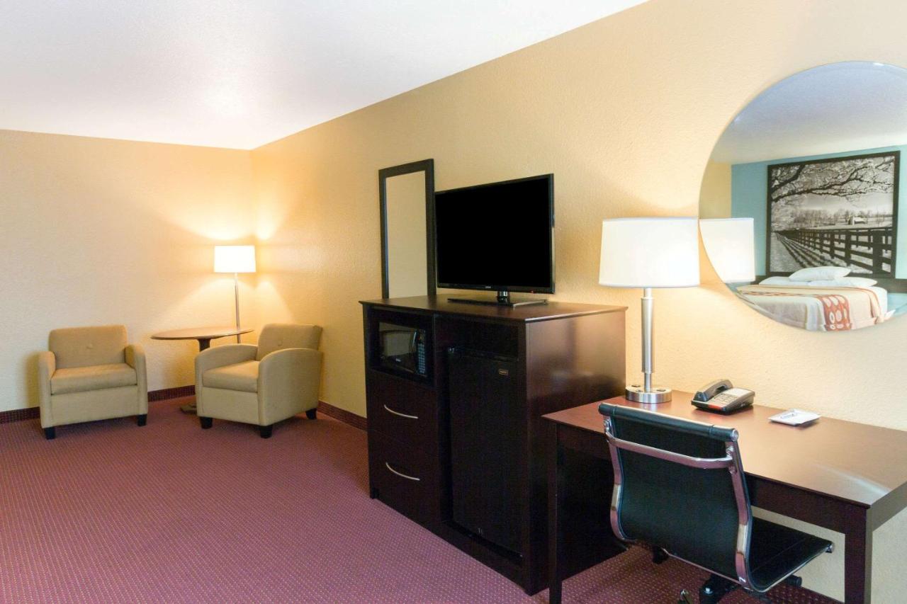  | Super 8 by Wyndham Richmond