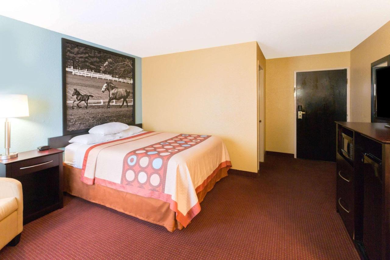  | Super 8 by Wyndham Richmond