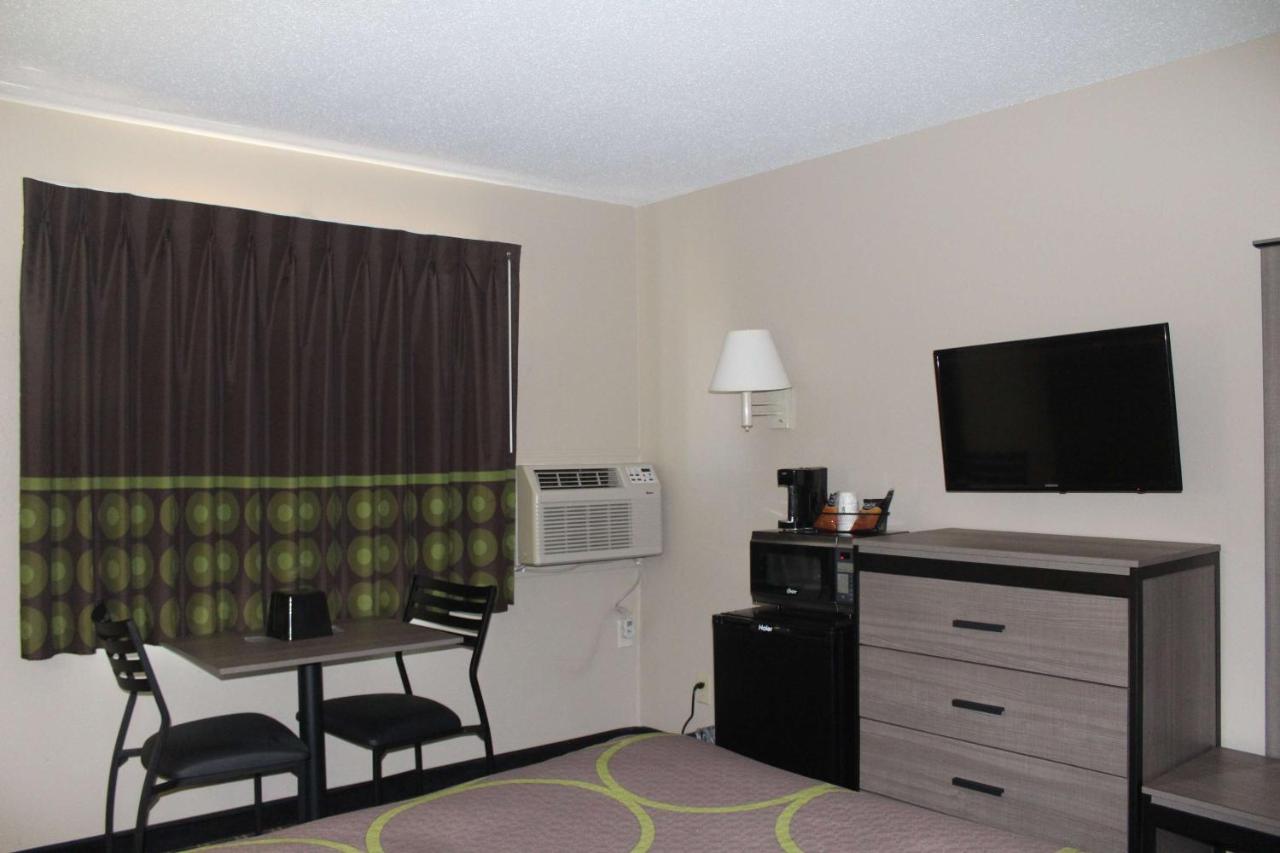 Queen Room - Disability Access/Non-Smoking at Super 8 by Wyndham Michigan City