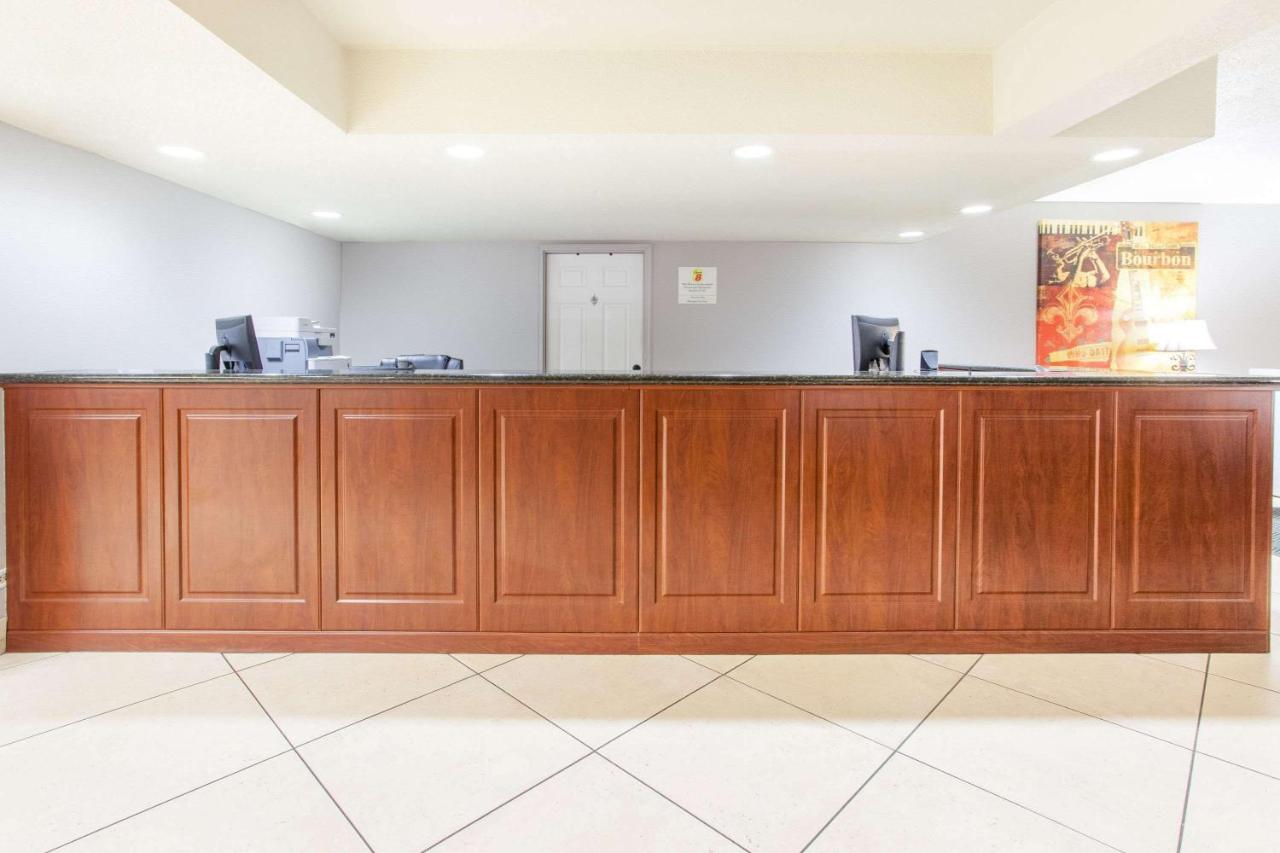 | Super 8 by Wyndham West Monroe