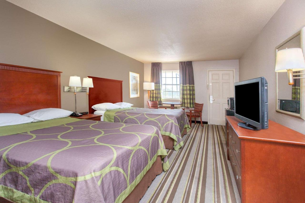 | Super 8 by Wyndham West Monroe
