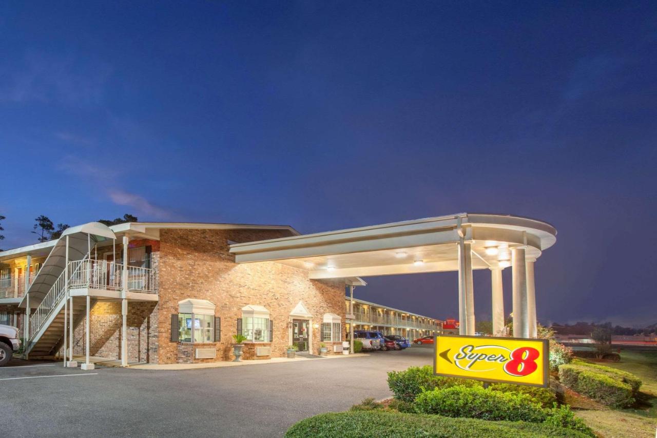 | Super 8 by Wyndham West Monroe
