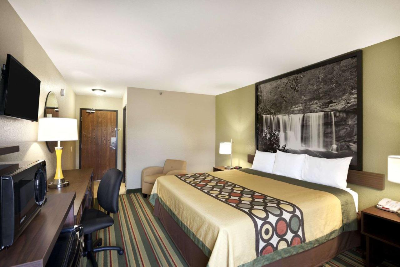 | Super 8 by Wyndham Tuscola