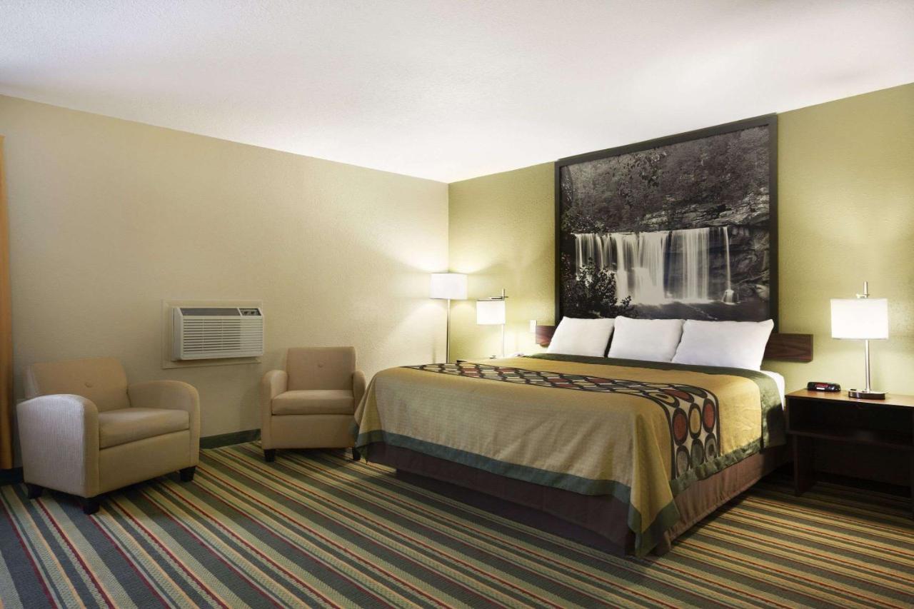 | Super 8 by Wyndham Tuscola