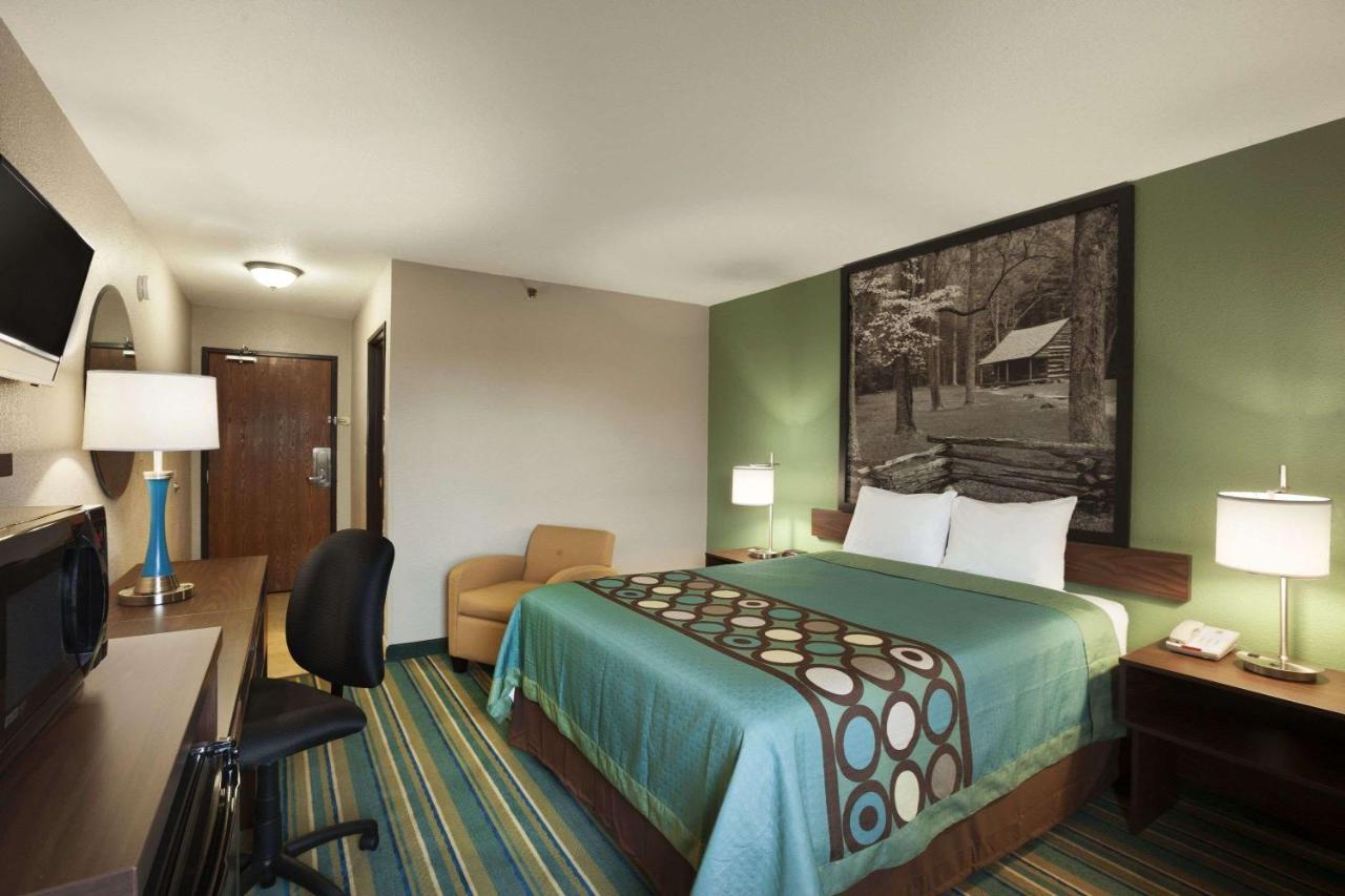 | Super 8 by Wyndham Tuscola