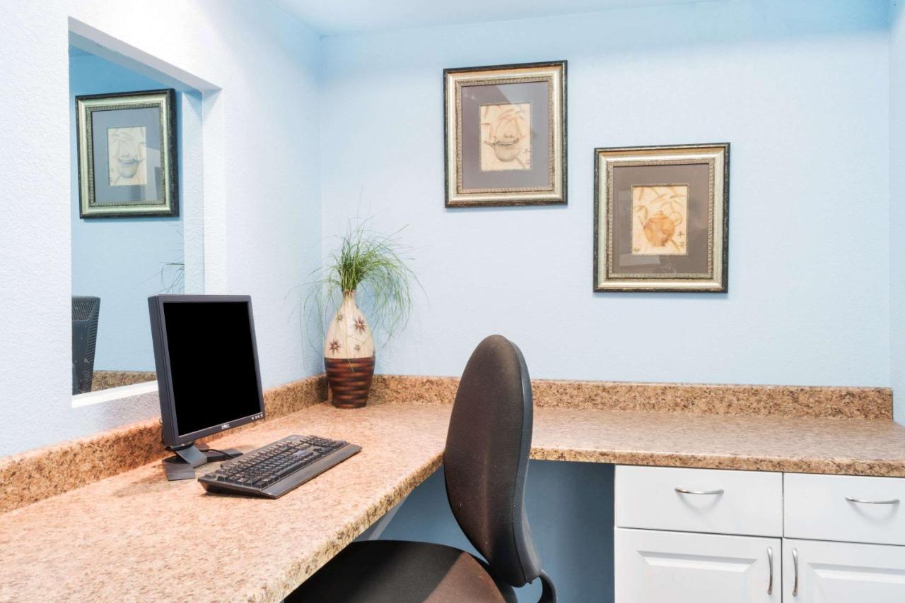 | Days Inn by Wyndham New Market