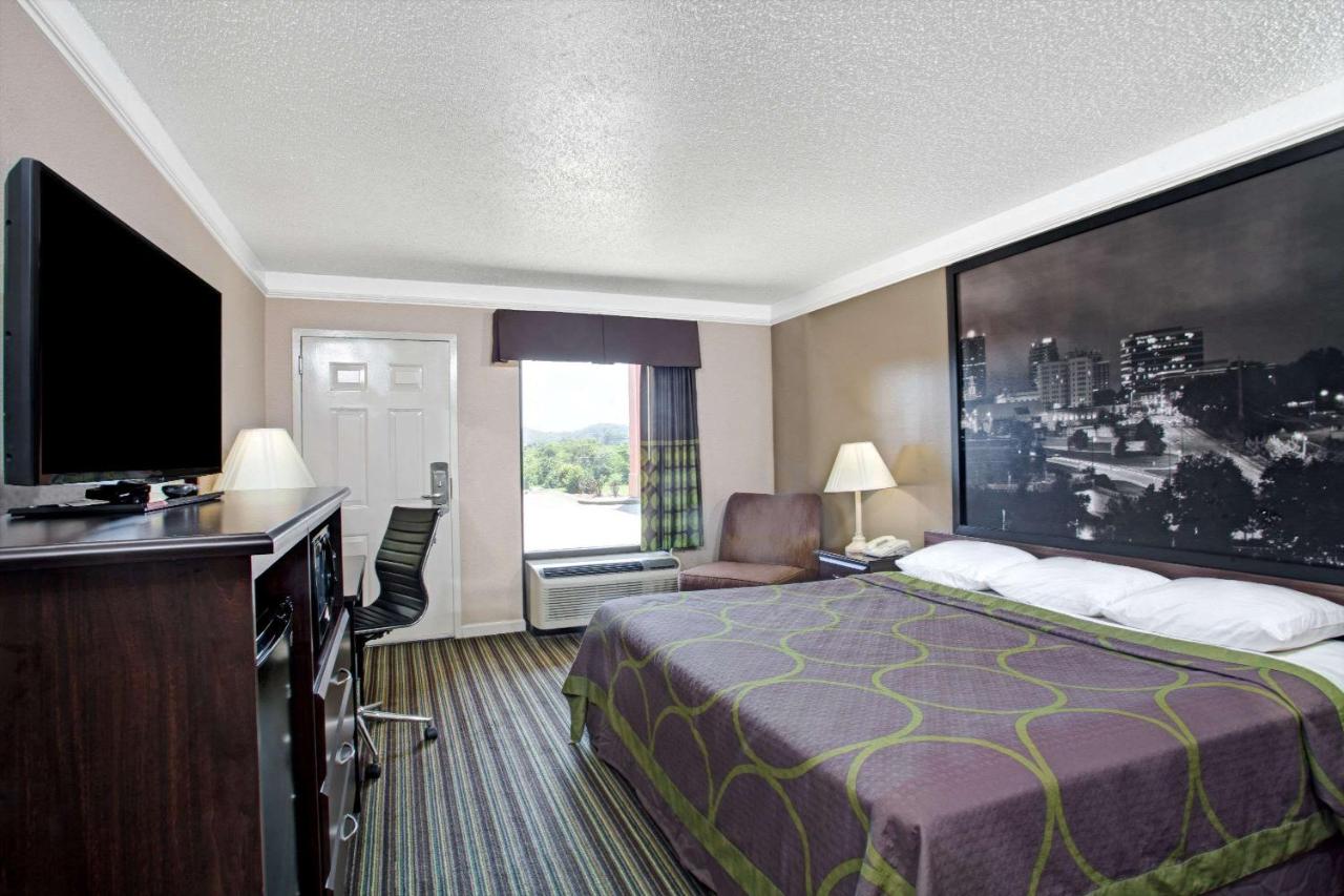 | Super 8 by Wyndham Knoxville East