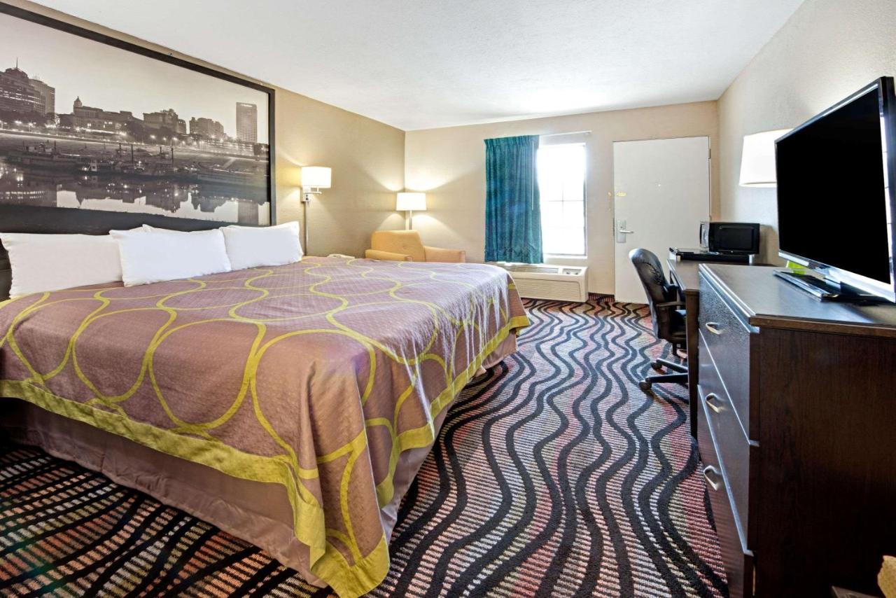 | Super 8 by Wyndham Lakeland