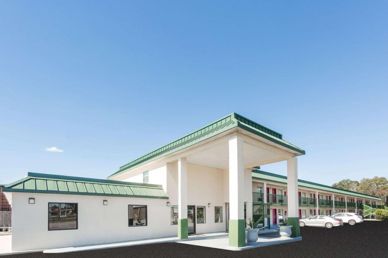  | Super 8 by Wyndham Ashburn