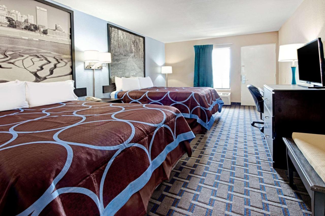 | Super 8 by Wyndham Lakeland
